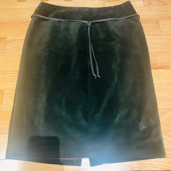 Danier Genuine Leather Olive Dark Green Skirt With Small slit & string at waist - Picture 5 of 14